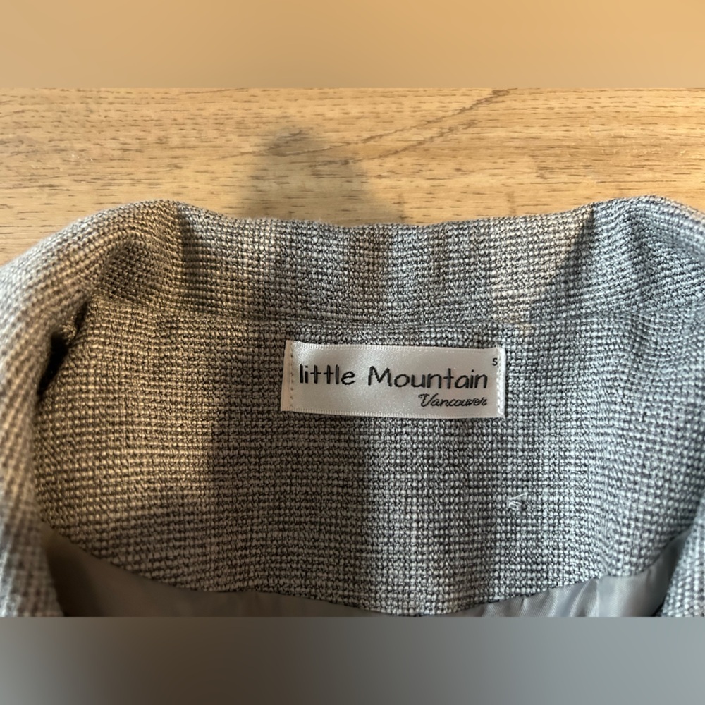 Little Mountain Vancouver small shop tweed grey black Blazer business casual - Picture 10 of 11
